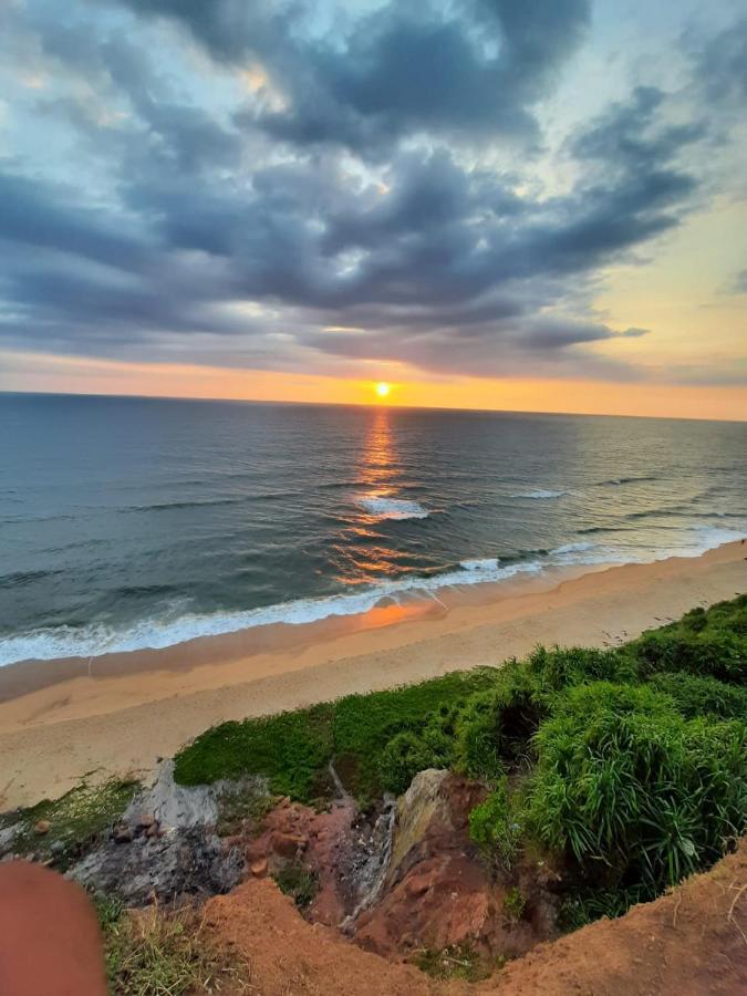 Pura Vida Varkala Hotel Ngoại thất bức ảnh